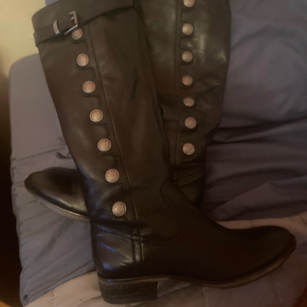 Nice Good condition womens black boots size 8